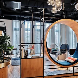 - Centre By Ihg מלון